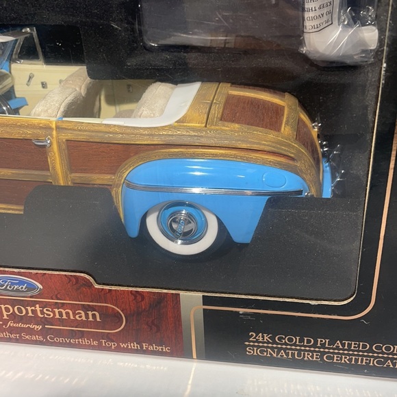 1946 Ford Sportsman Light Blue Signature Series 1:18 scale Mint In Box! - Picture 5 of 11